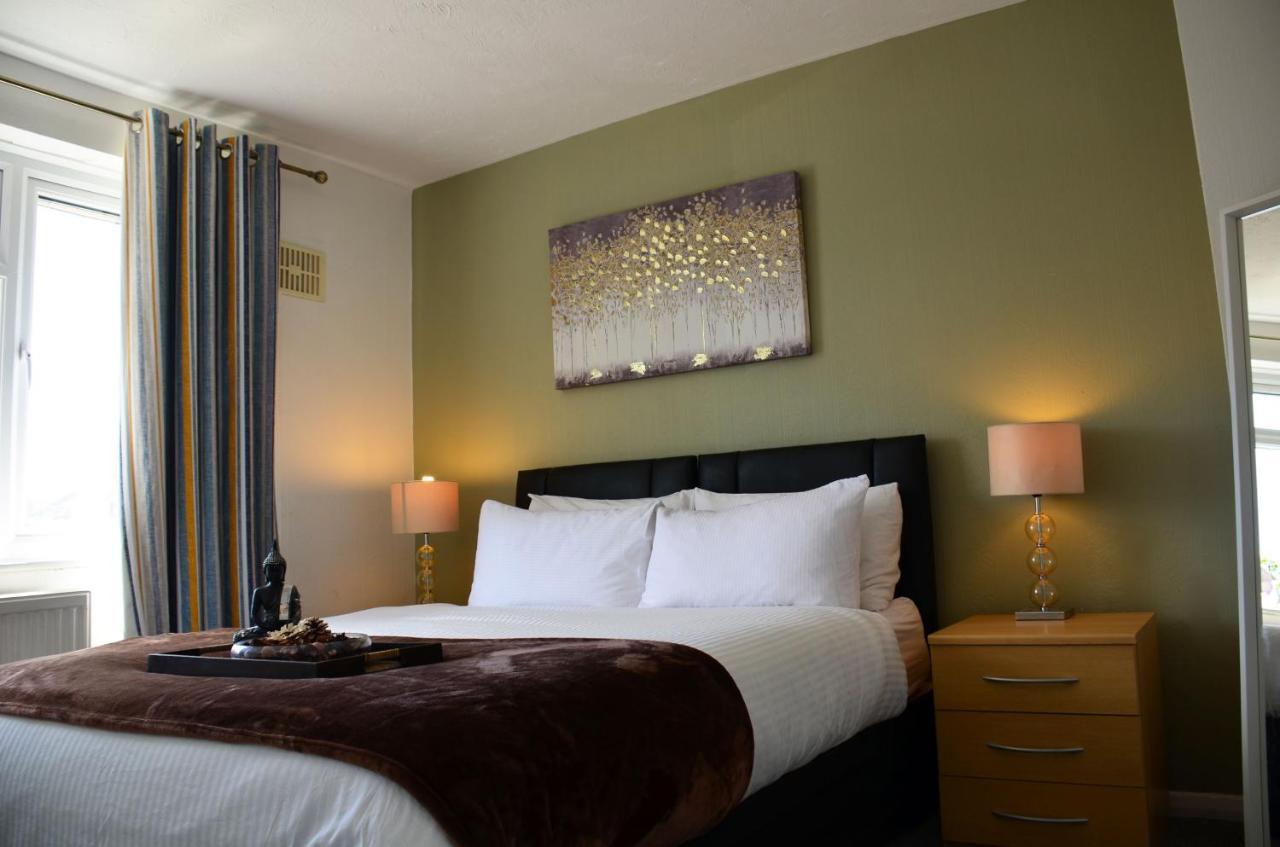 Dreams Serviced Accommodations- Staines/Heathrow Stanwell Eksteriør billede