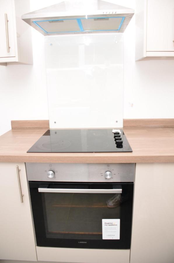 Dreams Serviced Accommodations- Staines/Heathrow Stanwell Eksteriør billede