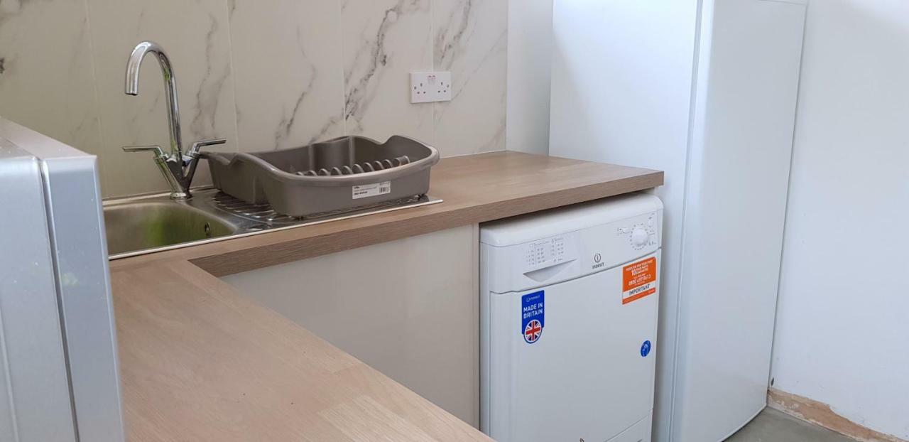 Dreams Serviced Accommodations- Staines/Heathrow Stanwell Eksteriør billede