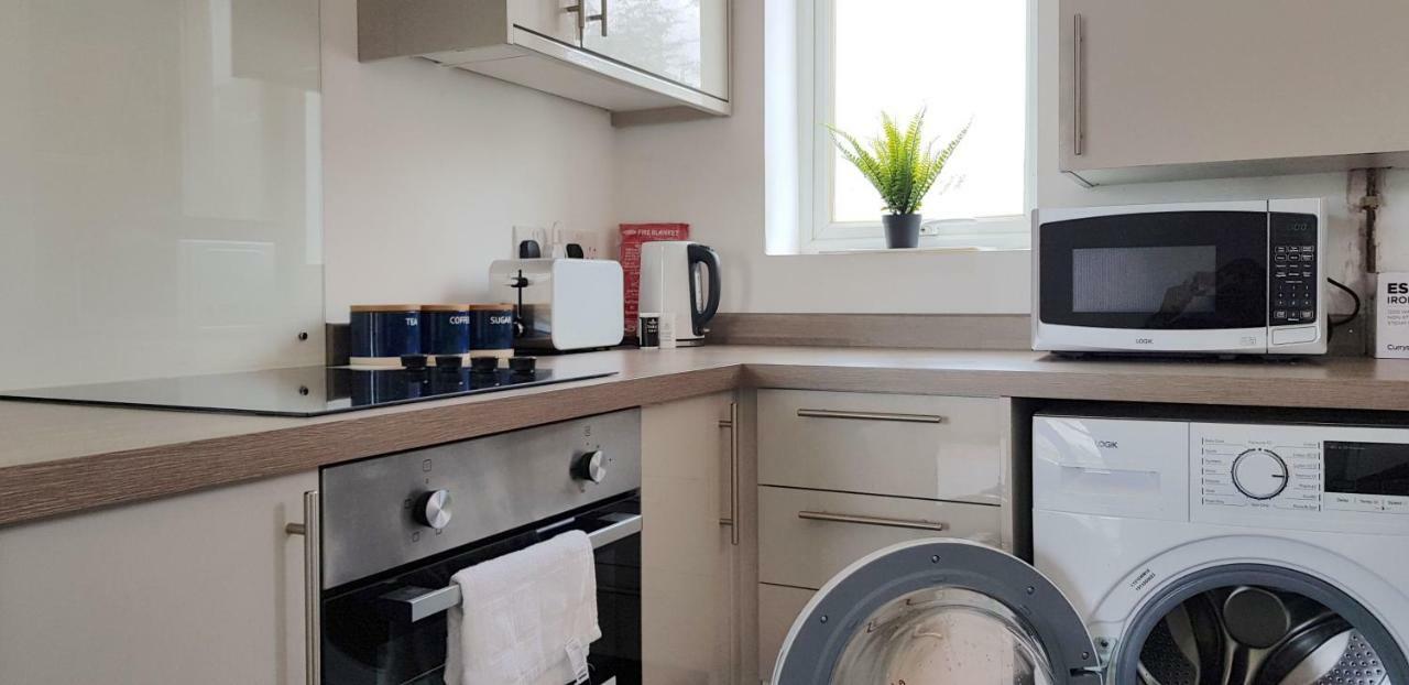 Dreams Serviced Accommodations- Staines/Heathrow Stanwell Eksteriør billede