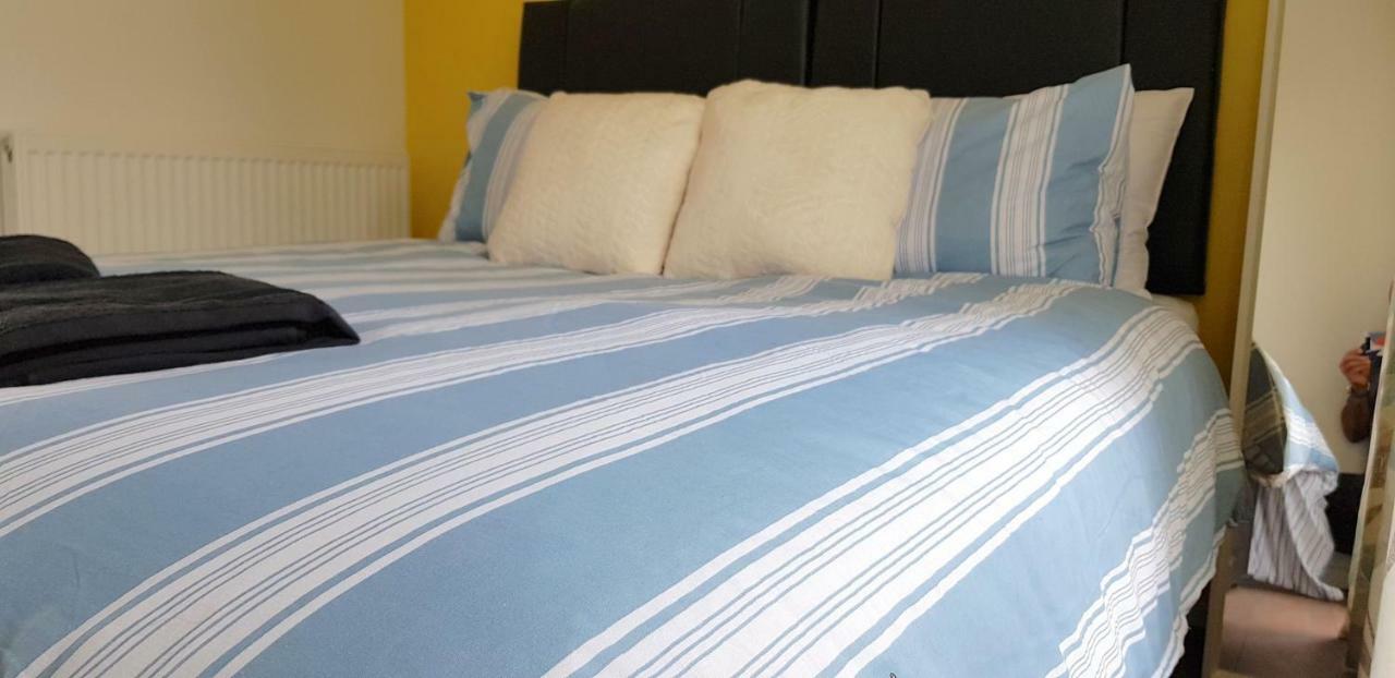 Dreams Serviced Accommodations- Staines/Heathrow Stanwell Eksteriør billede